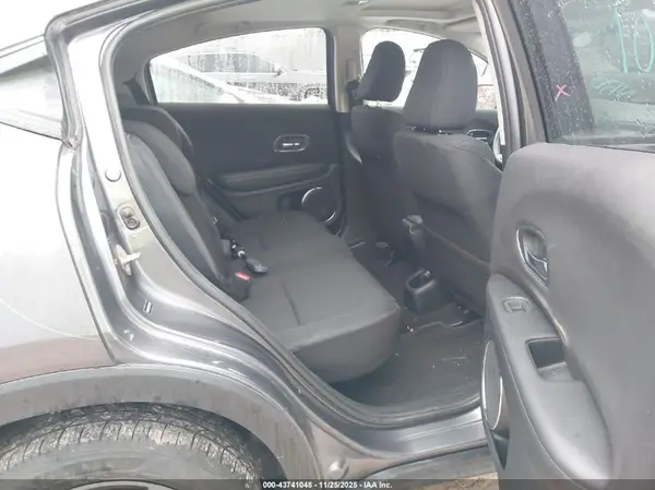 3CZRU6H55JG710341 2018 HONDA HR-V - Image 8