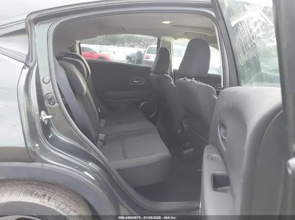 3CZRU6H55JG714857 2018 HONDA HR-V - Image 8
