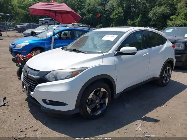 3CZRU6H55JM704797 2018 HONDA HR-V - Image 2