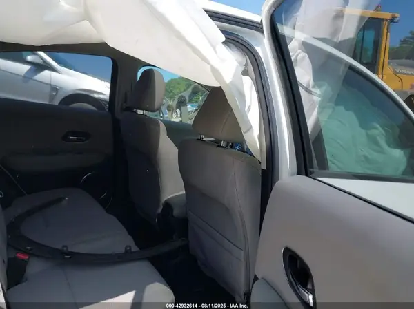 3CZRU6H55JM704797 2018 HONDA HR-V - Image 8