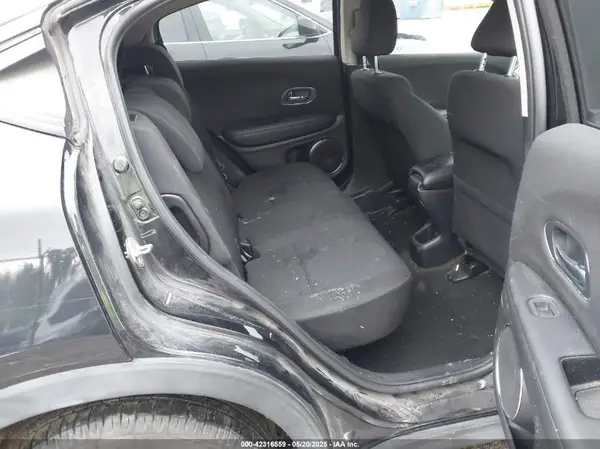 3CZRU6H55JM715718 2018 HONDA HR-V - Image 8