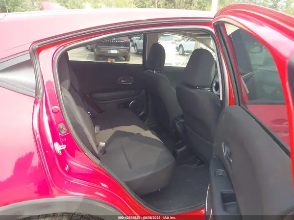 3CZRU6H55JM717517 2018 HONDA HR-V - Image 8