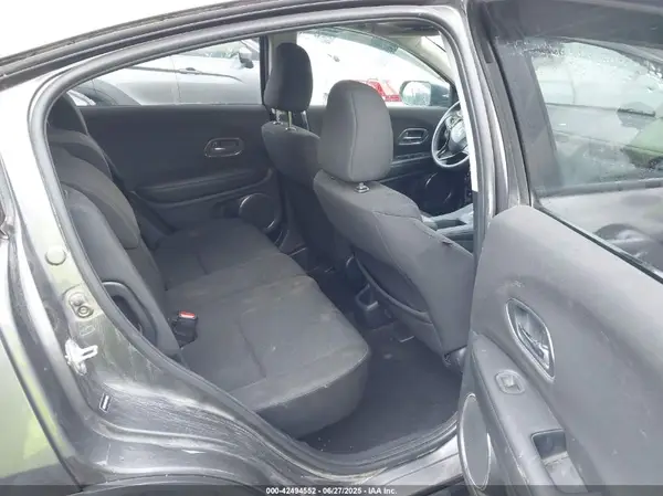3CZRU6H55JM719591 2018 HONDA HR-V - Image 8