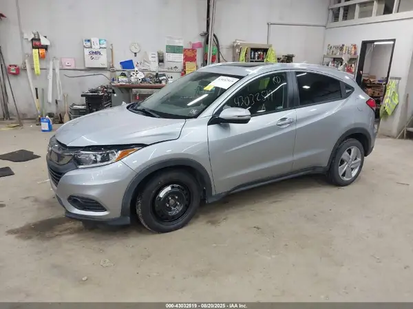 3CZRU6H55KM739101 2019 HONDA HR-V - Image 2