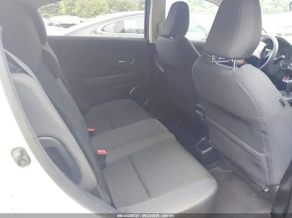 3CZRU6H55NM747171 2022 HONDA HR-V - Image 8