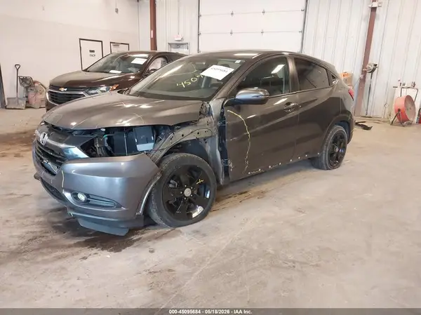 3CZRU6H56HG704090 2017 HONDA HR-V - Image 2