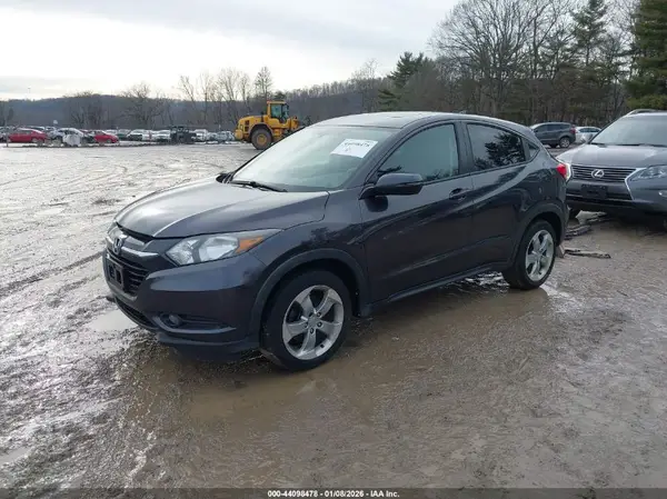 3CZRU6H56HG704798 2017 HONDA HR-V - Image 2