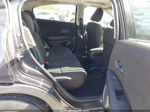 3CZRU6H56HM725331 2017 HONDA HR-V - Image 8