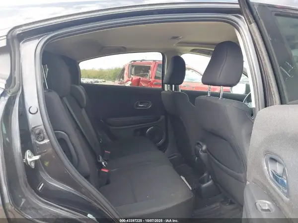 3CZRU6H56JG700434 2018 HONDA HR-V - Image 8