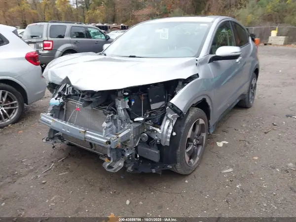3CZRU6H56JG700689 2018 HONDA HR-V - Image 2