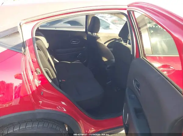 3CZRU6H56JG702698 2018 HONDA HR-V - Image 8