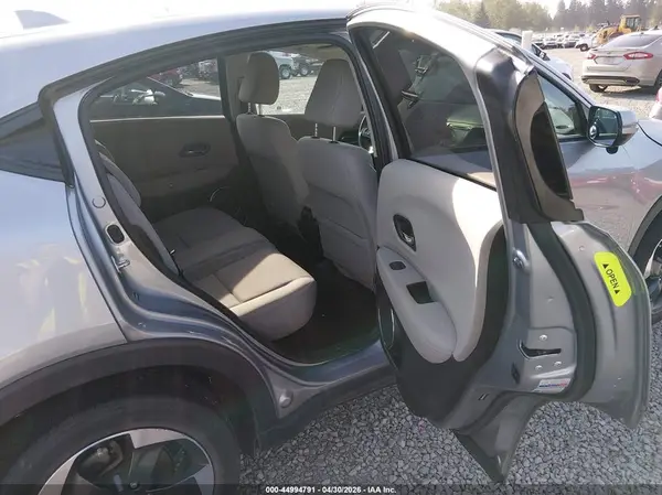 3CZRU6H56JG709716 2018 HONDA HR-V - Image 8