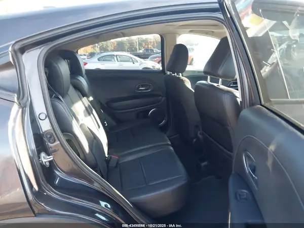 3CZRU6H56JG721719 2018 HONDA HR-V - Image 8
