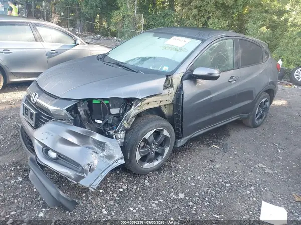 3CZRU6H56JG723809 2018 HONDA HR-V - Image 2