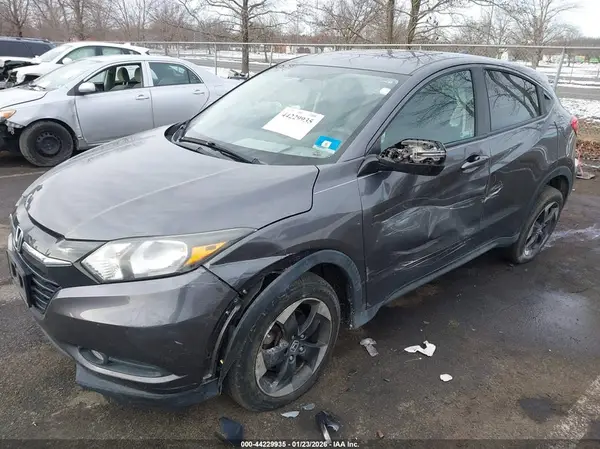 3CZRU6H56JG724247 2018 HONDA HR-V - Image 2
