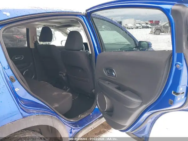 3CZRU6H56JG725771 2018 HONDA HR-V - Image 8