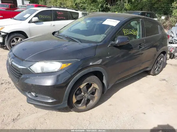 3CZRU6H56JG726614 2018 HONDA HR-V - Image 2