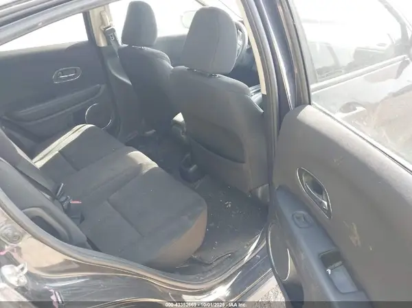 3CZRU6H56JG726614 2018 HONDA HR-V - Image 8