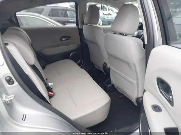 3CZRU6H56JM704808 2018 HONDA HR-V - Image 8