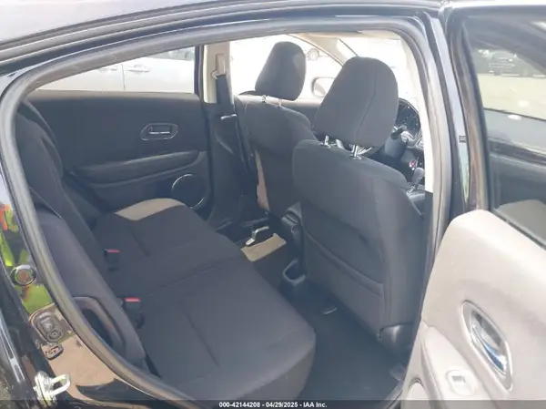 3CZRU6H56JM728462 2018 HONDA HR-V - Image 8