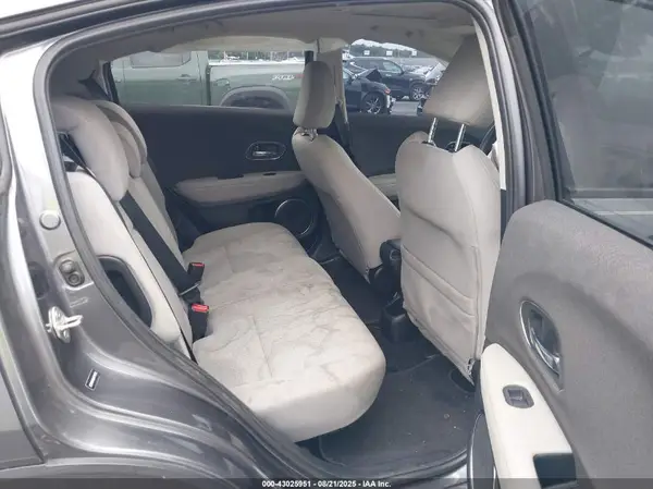 3CZRU6H56KM719472 2019 HONDA HR-V - Image 8