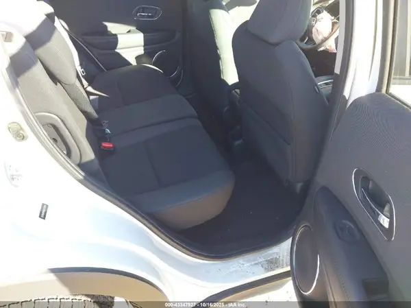 3CZRU6H56KM720069 2019 HONDA HR-V - Image 8