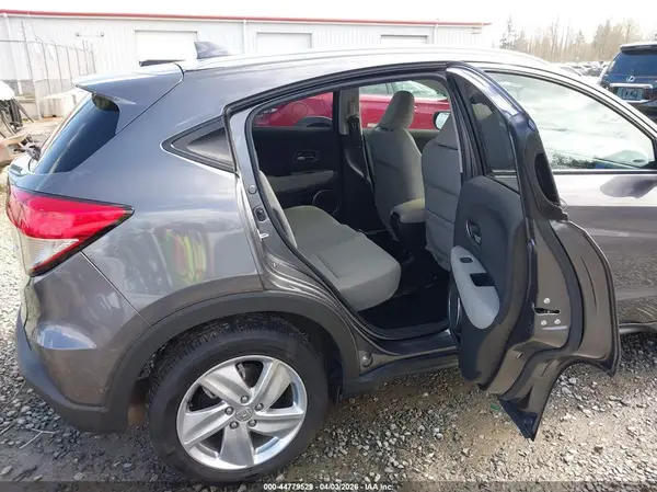 3CZRU6H56KM722565 2019 HONDA HR-V - Image 8