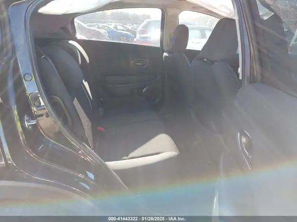 3CZRU6H56KM727006 2019 HONDA HR-V - Image 8