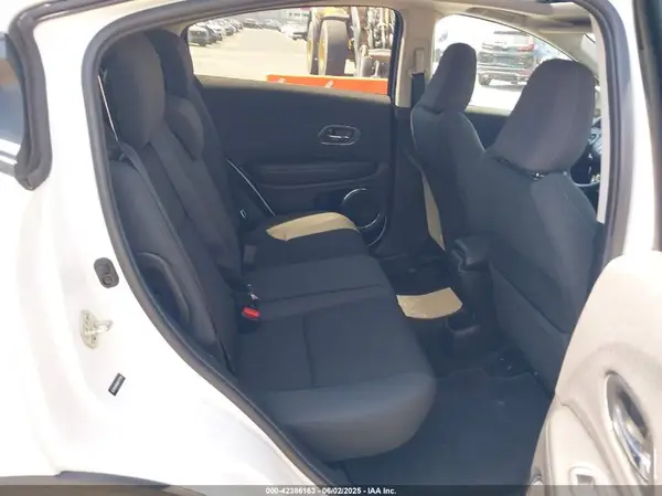 3CZRU6H56KM727538 2019 HONDA HR-V - Image 8