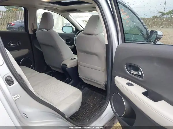 3CZRU6H56KM730746 2019 HONDA HR-V - Image 8