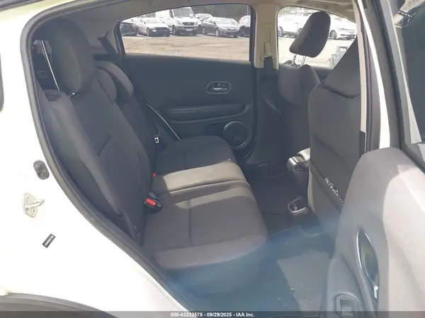 3CZRU6H56KM735266 2019 HONDA HR-V - Image 8