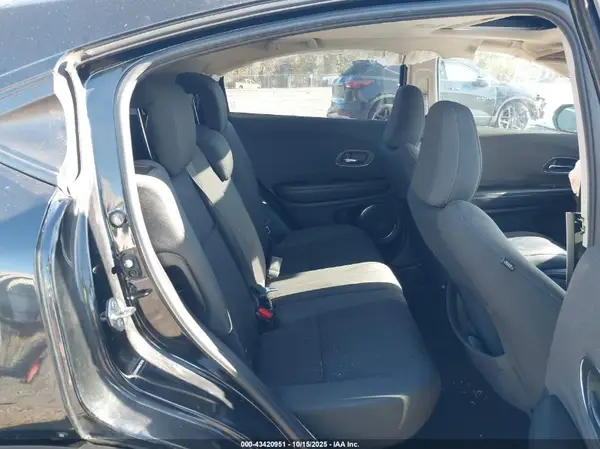 3CZRU6H56KM735798 2019 HONDA HR-V - Image 8