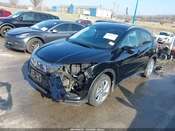 3CZRU6H56KM740967 2019 HONDA HR-V - Image 2