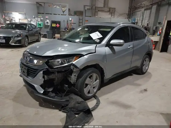 3CZRU6H56KM743206 2019 HONDA HR-V - Image 2