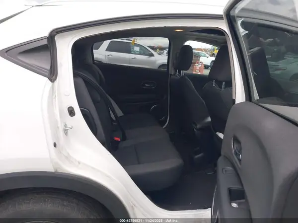 3CZRU6H56MM749123 2021 HONDA HR-V - Image 8