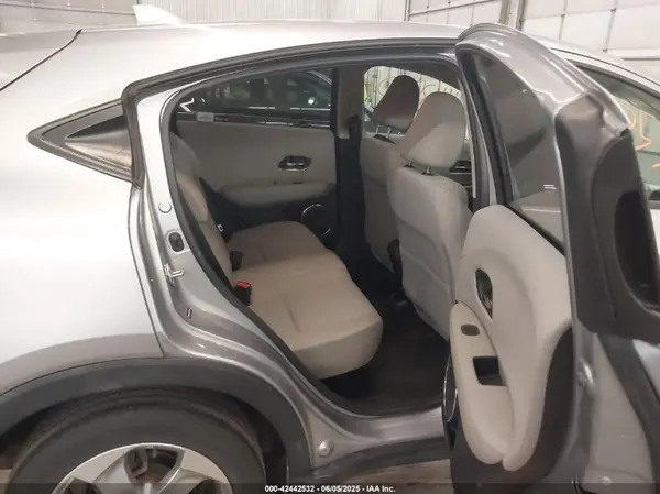 3CZRU6H57HG701764 2017 HONDA HR-V - Image 8
