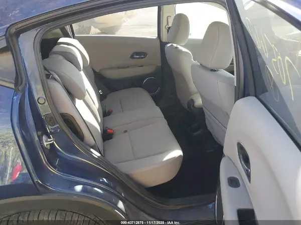 3CZRU6H57HG705667 2017 HONDA HR-V - Image 8