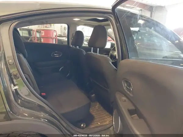 3CZRU6H57HG705801 2017 HONDA HR-V - Image 8