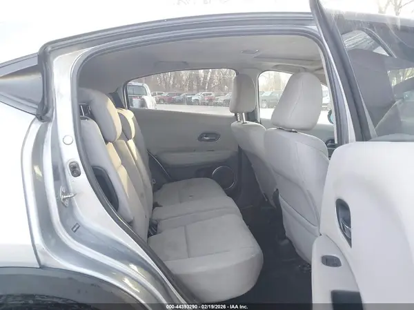 3CZRU6H57HG708374 2017 HONDA HR-V - Image 8