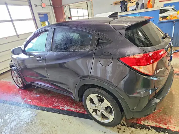 3CZRU6H57HM700986 2017 HONDA HR-V - Image 2
