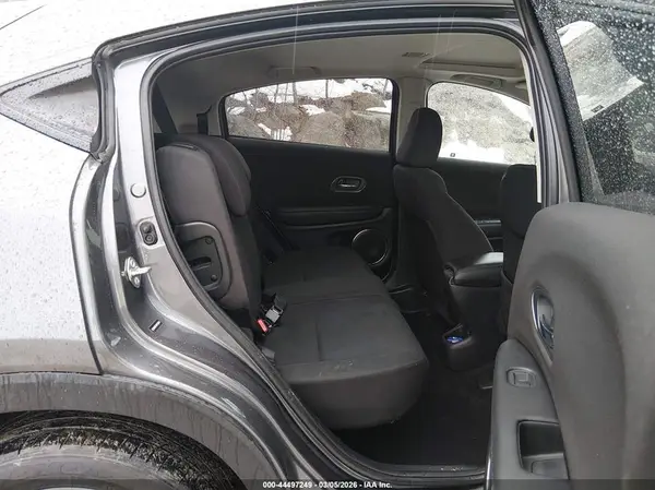 3CZRU6H57HM702818 2017 HONDA HR-V - Image 8