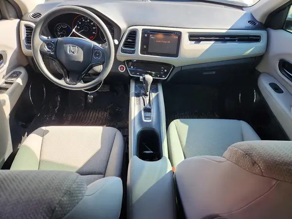 3CZRU6H57HM705895 2017 HONDA HR-V - Image 8