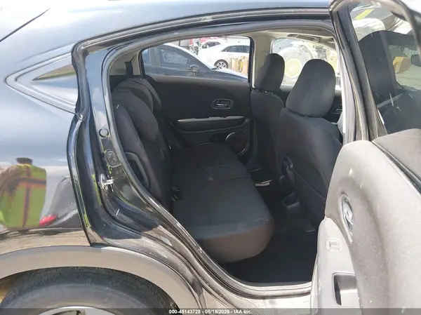 3CZRU6H57HM706447 2017 HONDA HR-V - Image 8