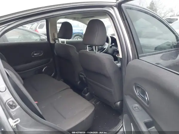 3CZRU6H57HM707016 2017 HONDA HR-V - Image 8