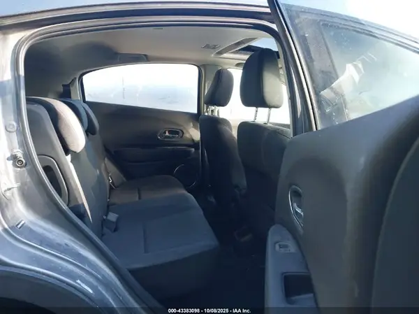 3CZRU6H57HM708828 2017 HONDA HR-V - Image 8