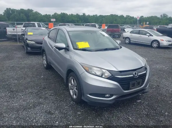 3CZRU6H57HM710692 2017 HONDA HR-V - Image 1