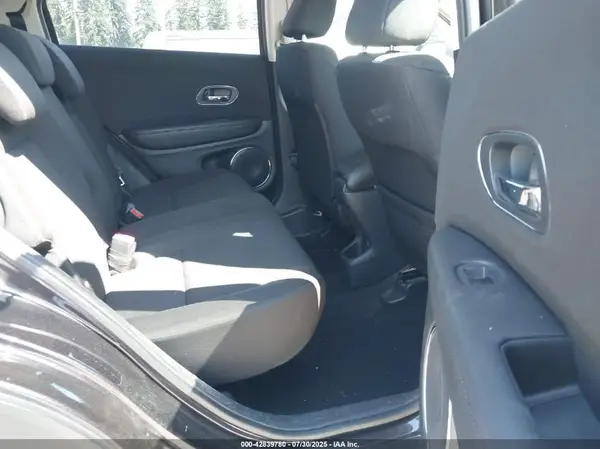 3CZRU6H57HM712054 2017 HONDA HR-V - Image 8