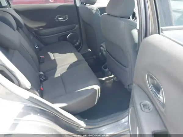 3CZRU6H57HM714628 2017 HONDA HR-V - Image 8