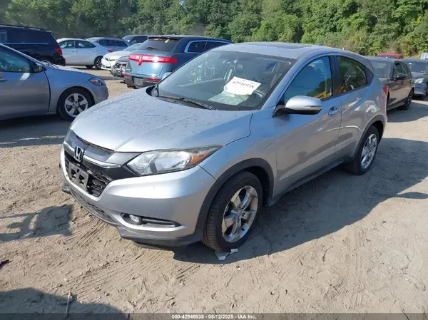 3CZRU6H57HM716525 2017 HONDA HR-V - Image 2