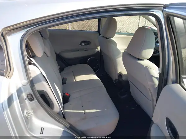 3CZRU6H57HM716525 2017 HONDA HR-V - Image 8